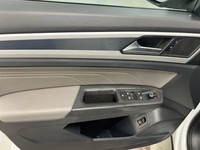 2022 Volkswagen Atlas Cross Sport 2.0T SEL R-Line