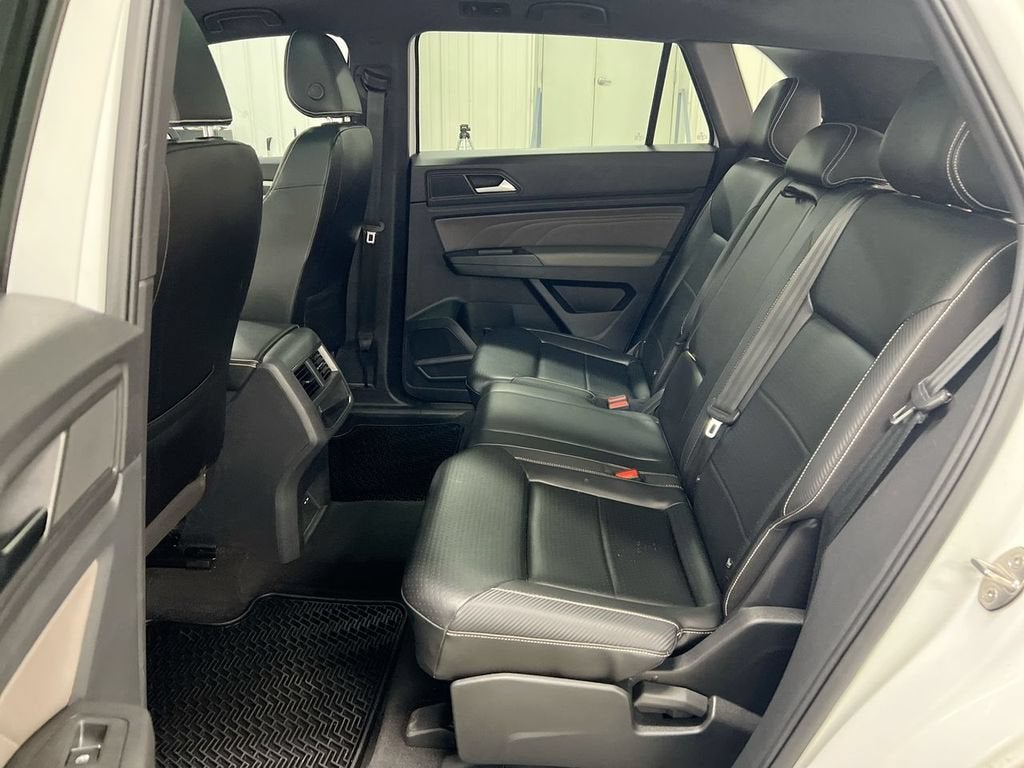 2022 Volkswagen Atlas Cross Sport 2.0T SEL R-Line
