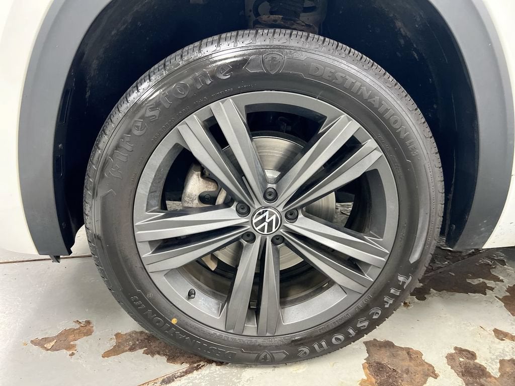 2022 Volkswagen Atlas Cross Sport 2.0T SEL R-Line