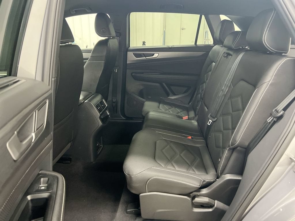2025 Volkswagen Atlas Cross Sport 2.0T SE w/Technology