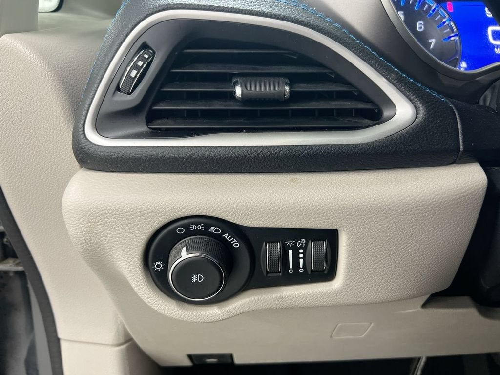 2021 Chrysler Pacifica Touring
