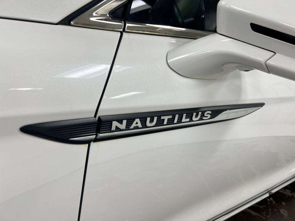 2021 Lincoln Nautilus Reserve