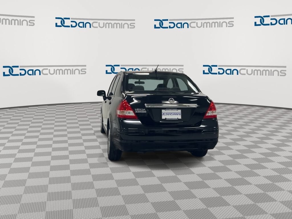 2011 Nissan Versa 1.8 S