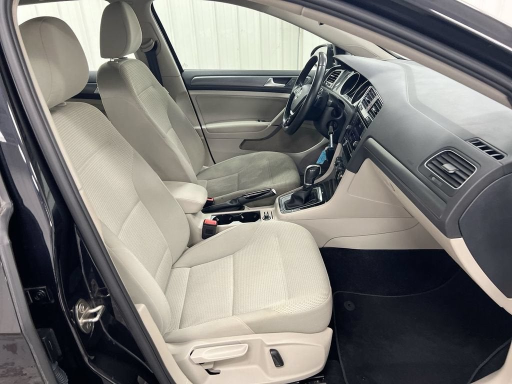 2019 Volkswagen Golf S