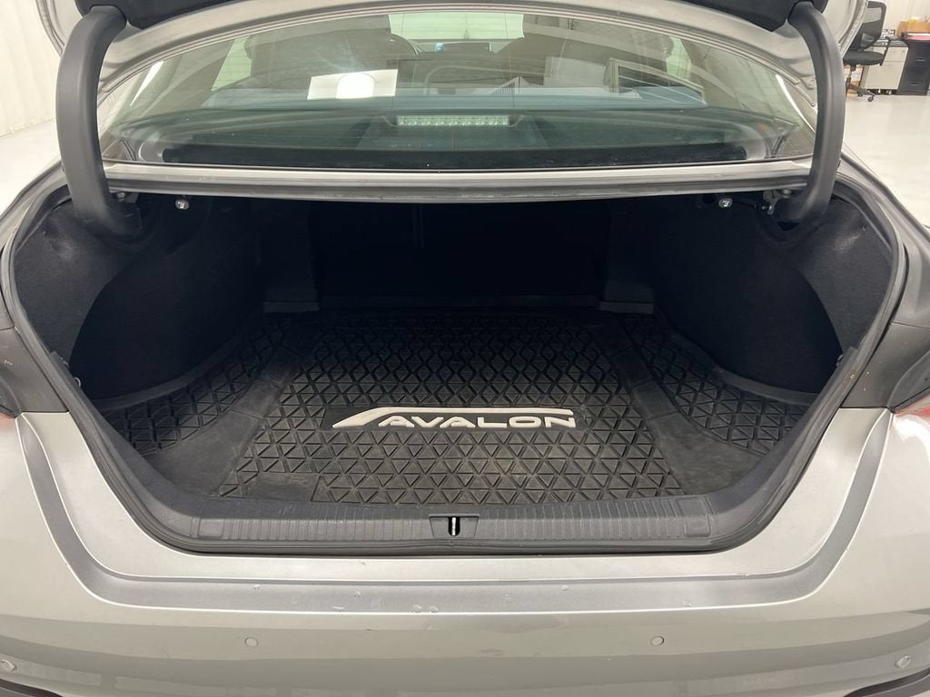 2021 Toyota Avalon Hybrid Limited