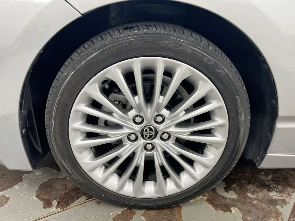 2021 Toyota Avalon Hybrid Limited