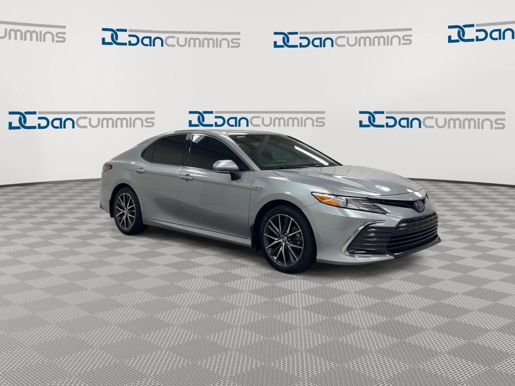 2021 Toyota Camry Hybrid XLE