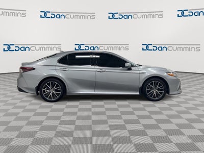 2021 Toyota Camry Hybrid XLE