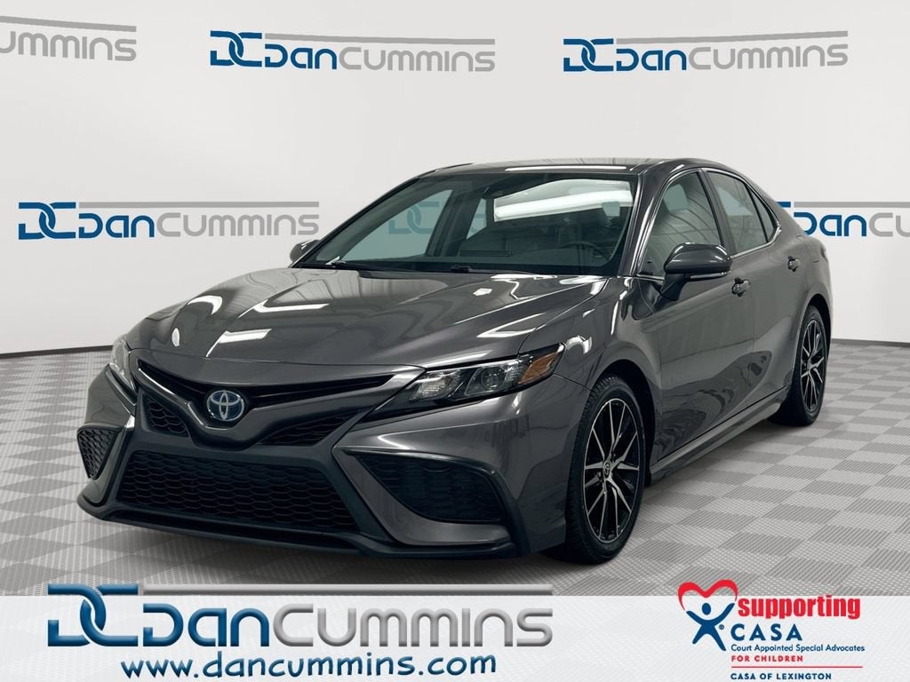 2022 Toyota Camry Hybrid SE