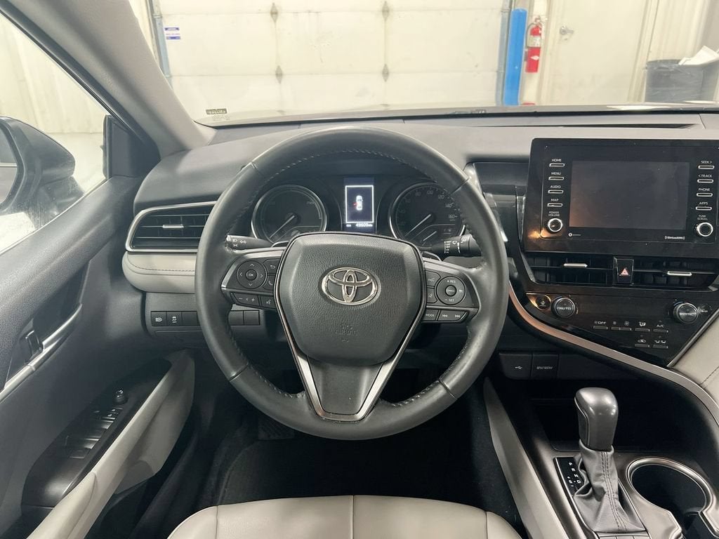 2022 Toyota Camry Hybrid SE