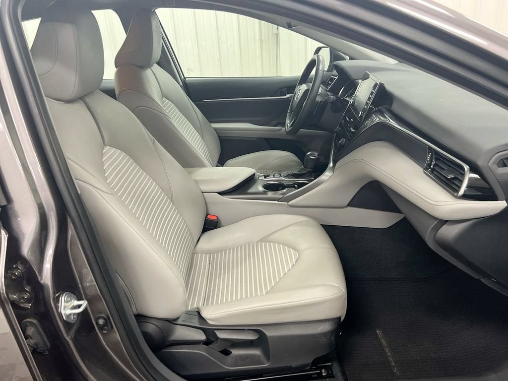2022 Toyota Camry Hybrid SE