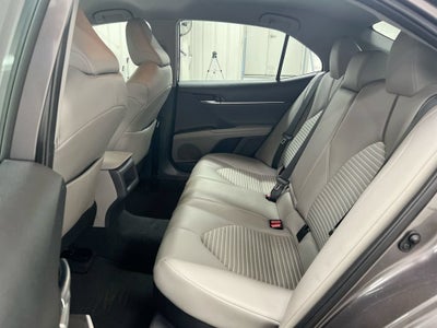 2022 Toyota Camry Hybrid SE