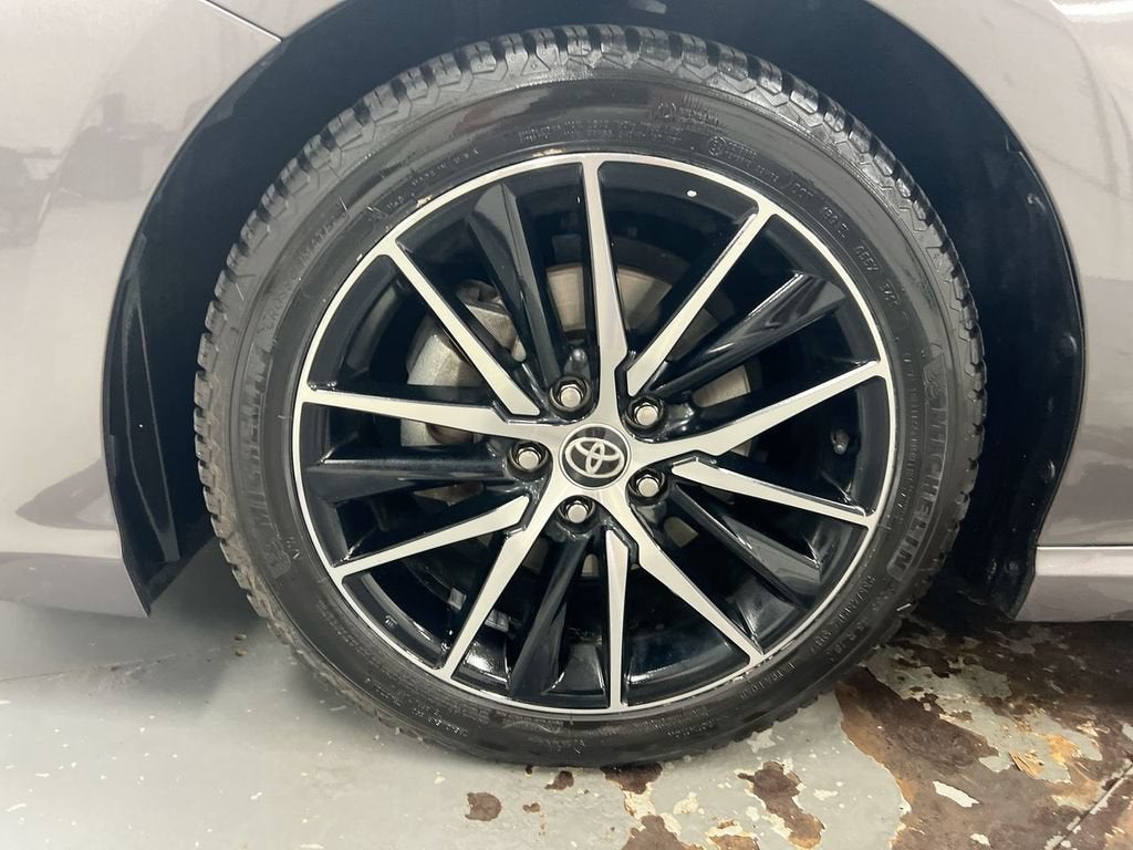 2022 Toyota Camry Hybrid SE