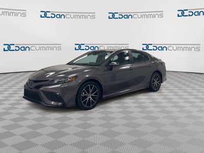 2022 Toyota Camry Hybrid SE