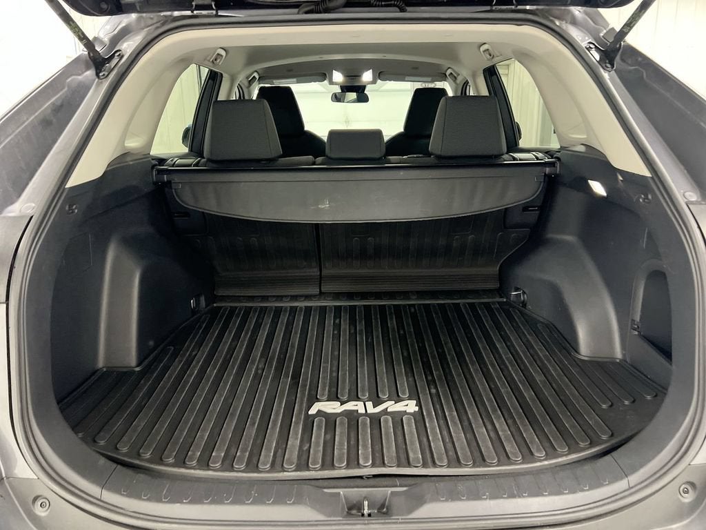 2023 Toyota RAV4 Hybrid LE