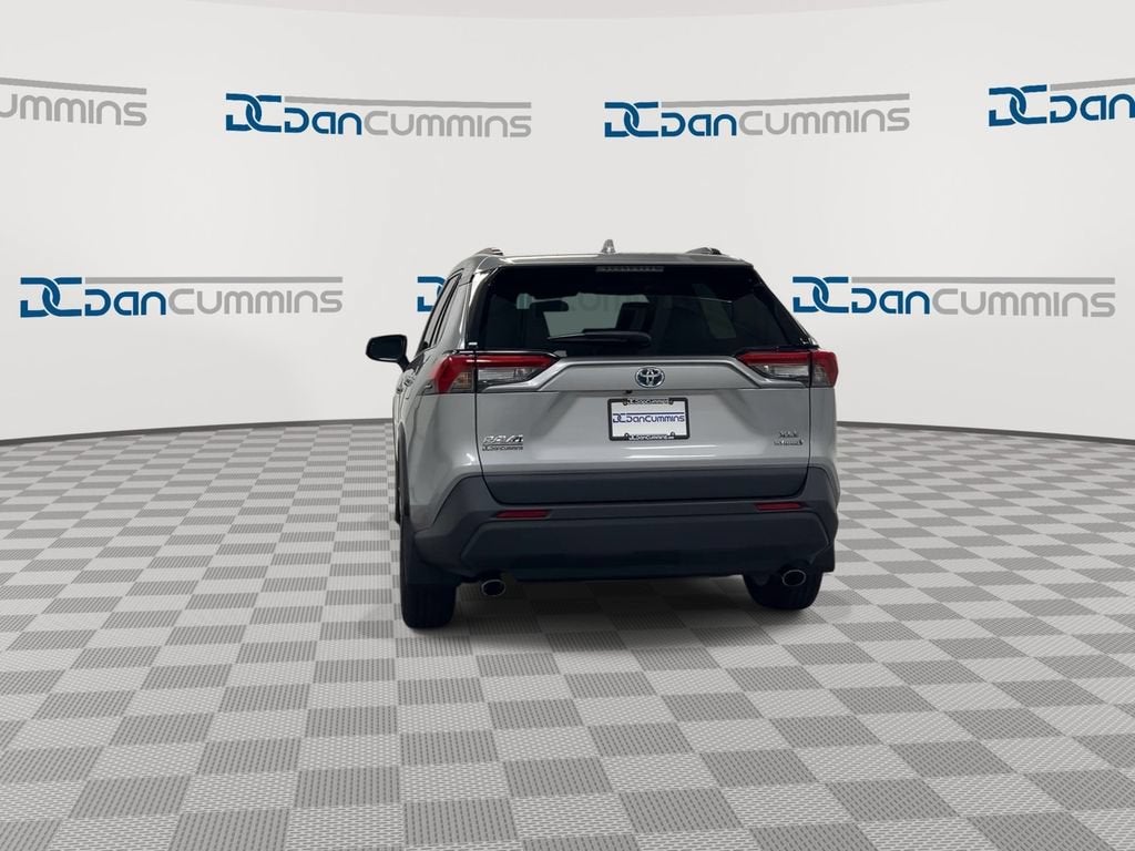2022 Toyota RAV4 Hybrid XLE