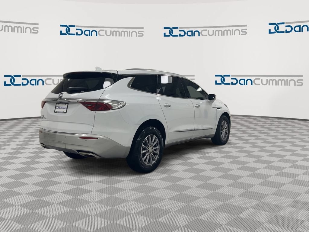 2022 Buick Enclave Essence