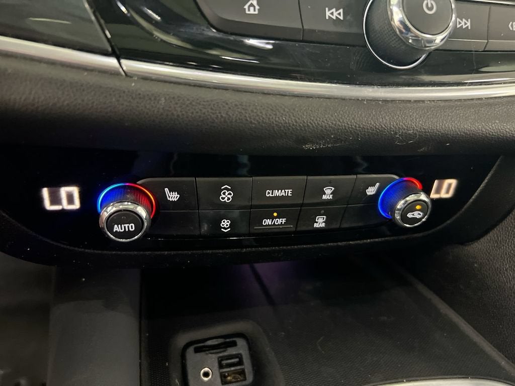 2020 Buick Enclave Essence