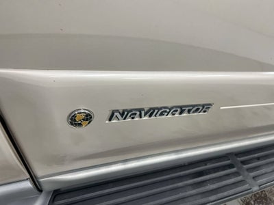 2001 Lincoln Navigator Base
