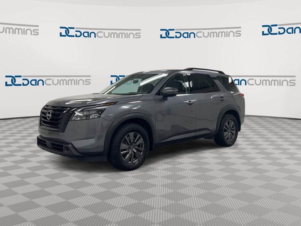 2024 Nissan Pathfinder SV