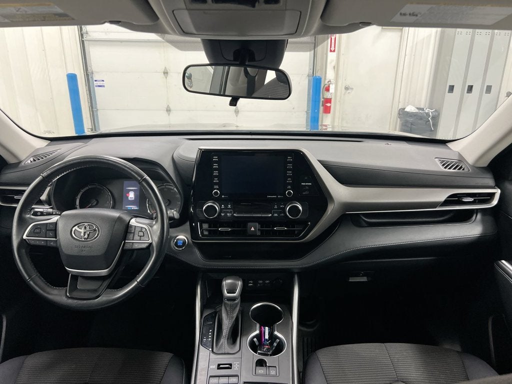 2022 Toyota Highlander LE