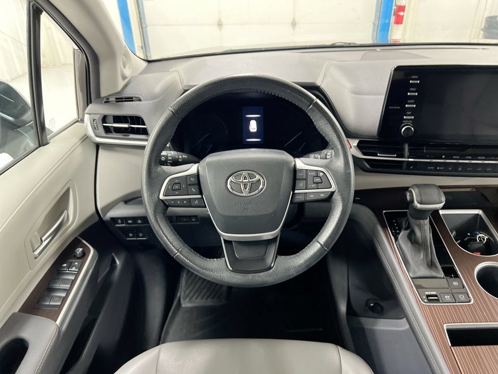2024 Toyota Sienna XLE