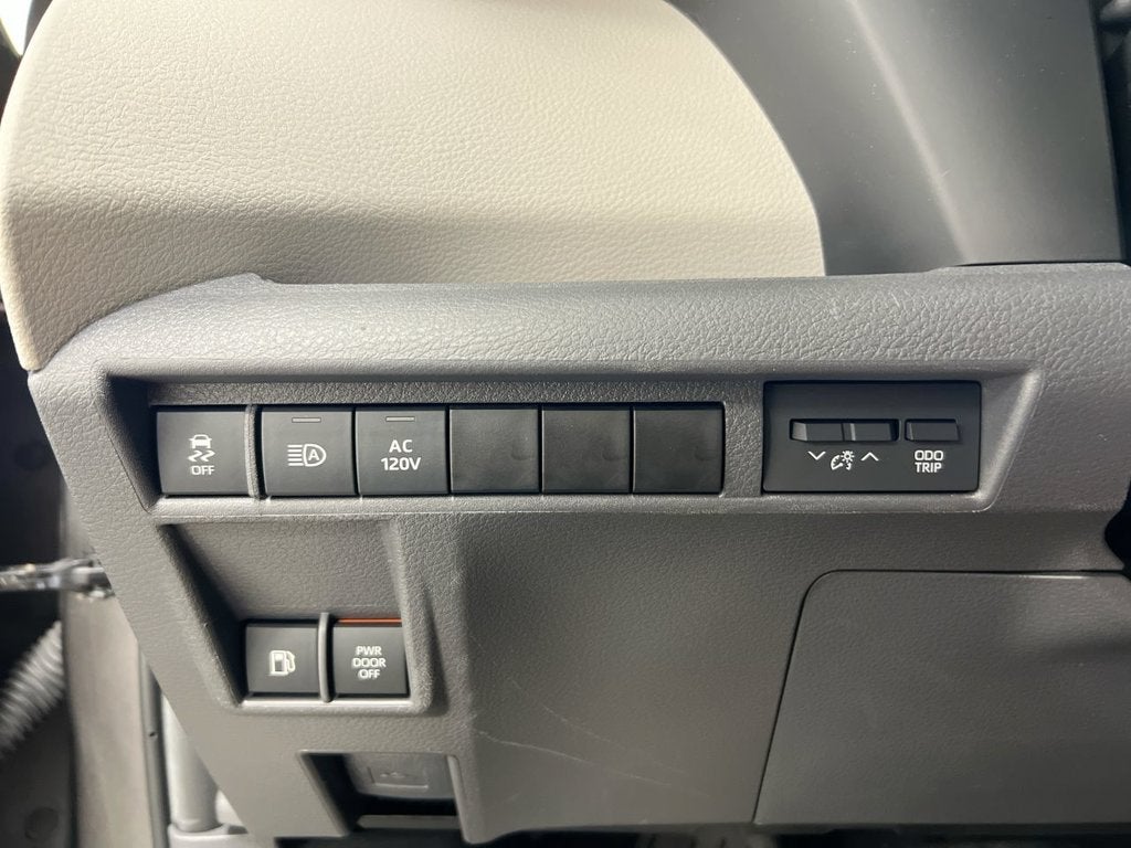 2024 Toyota Sienna XLE