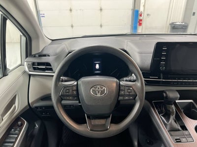 2023 Toyota Sienna LE