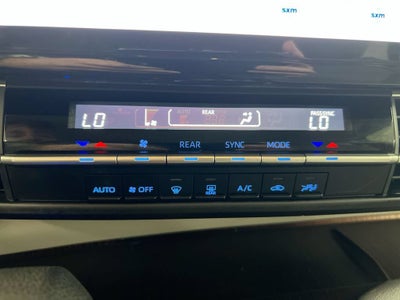 2023 Toyota Sienna LE