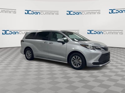 2023 Toyota Sienna LE