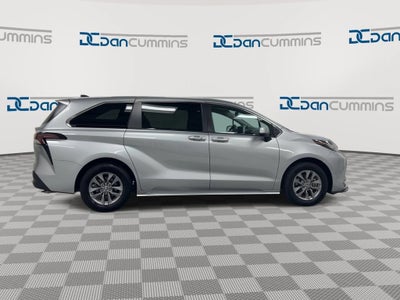 2023 Toyota Sienna LE