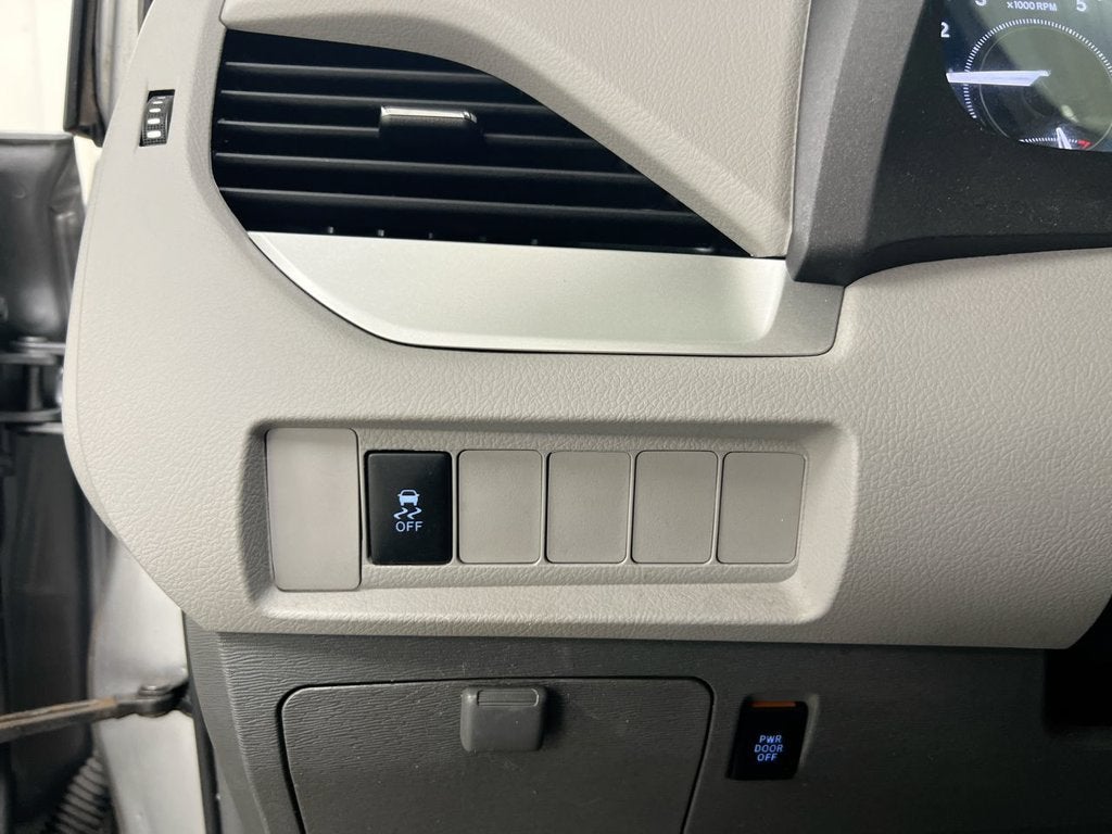 2018 Toyota Sienna LE Auto Access Seat