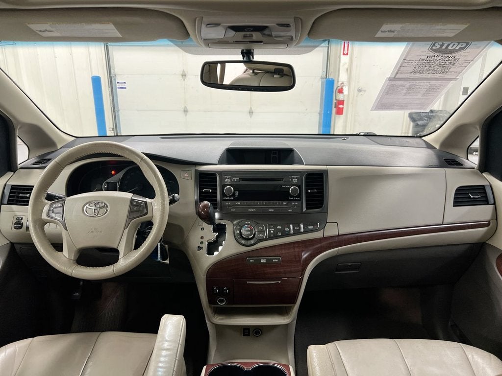 2013 Toyota Sienna XLE AAS