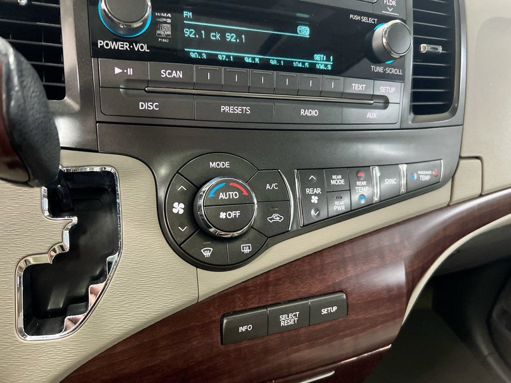 2013 Toyota Sienna XLE AAS