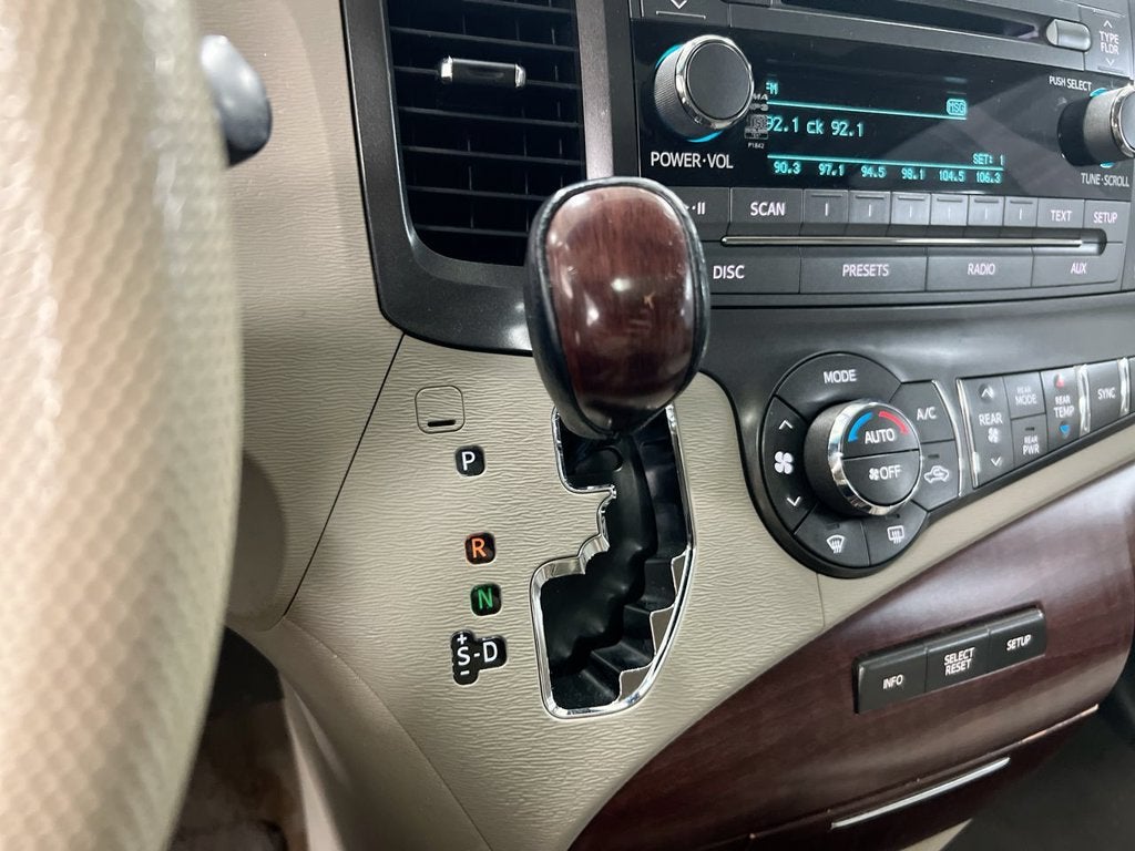 2013 Toyota Sienna XLE AAS