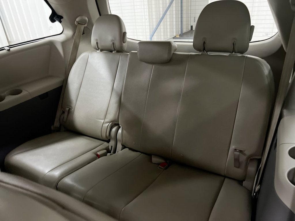 2013 Toyota Sienna XLE AAS