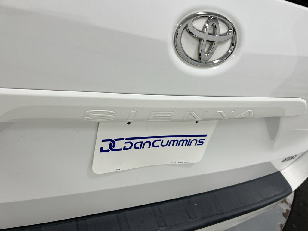 2013 Toyota Sienna XLE AAS
