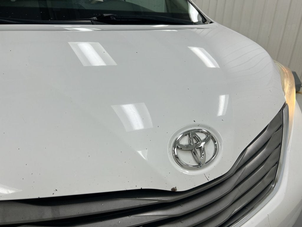 2013 Toyota Sienna XLE AAS