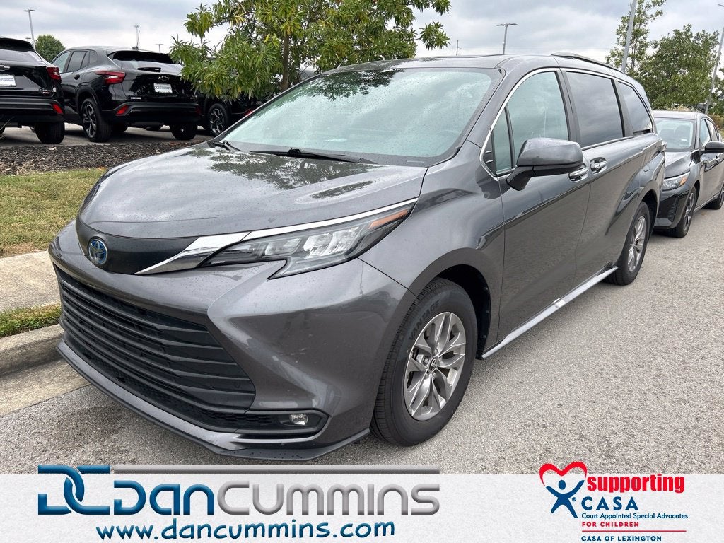 2025 Toyota Sienna XLE