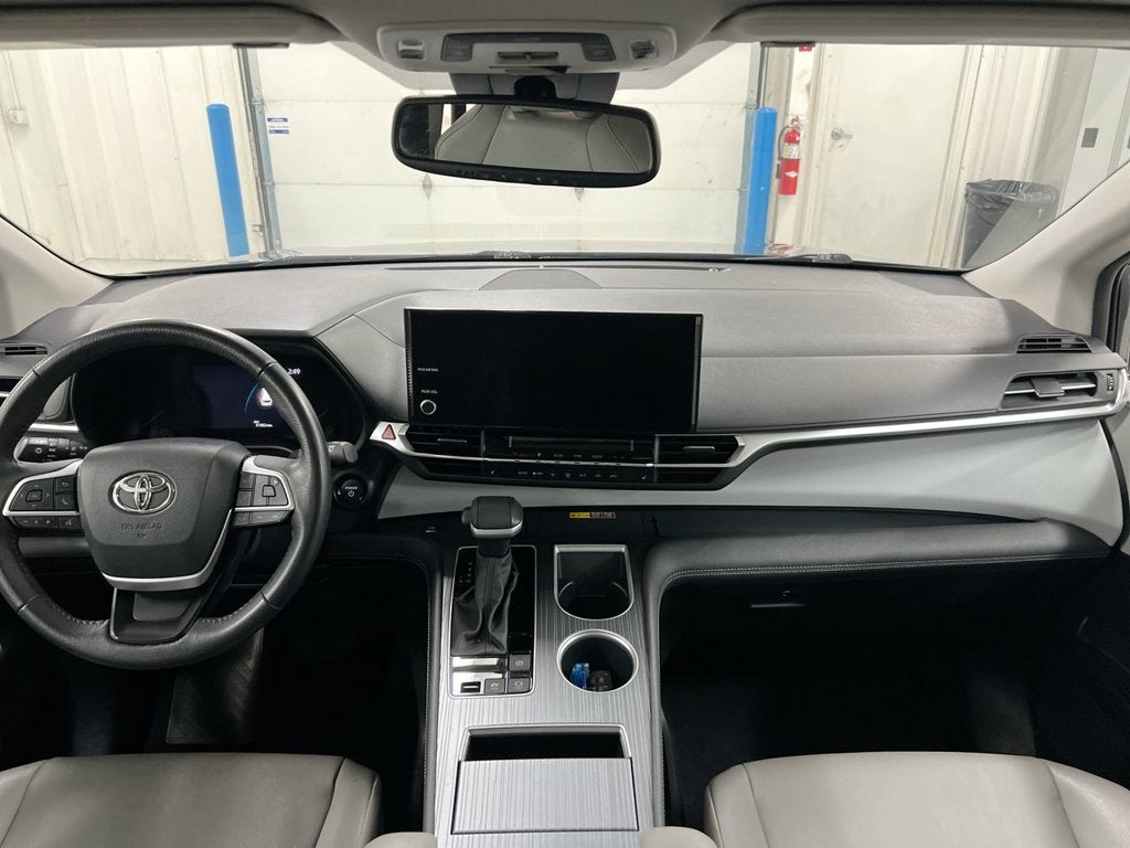 2025 Toyota Sienna XLE