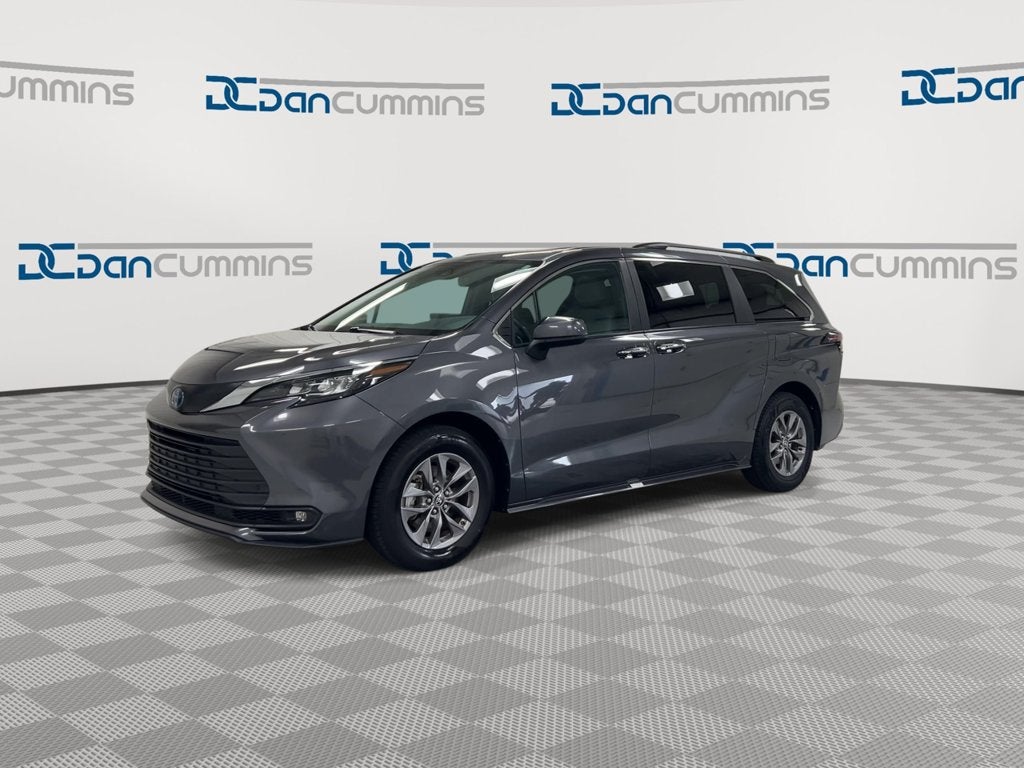 2025 Toyota Sienna XLE