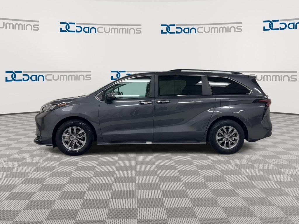 2025 Toyota Sienna XLE