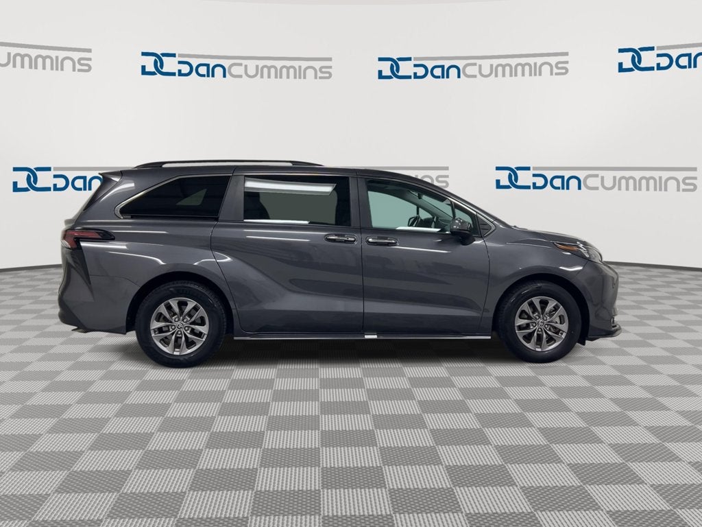 2025 Toyota Sienna XLE