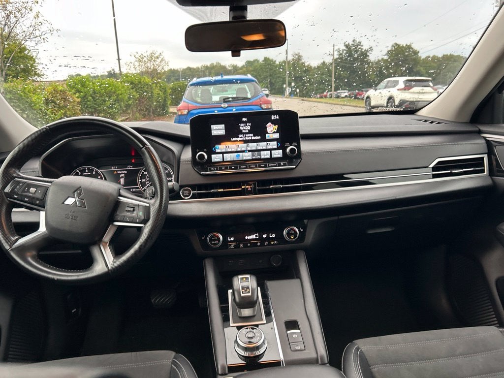 2024 Mitsubishi Outlander SE