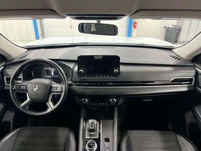 2024 Mitsubishi Outlander SE