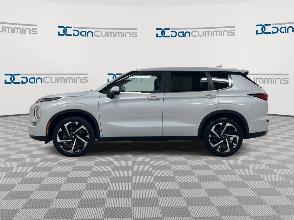 2024 Mitsubishi Outlander SE