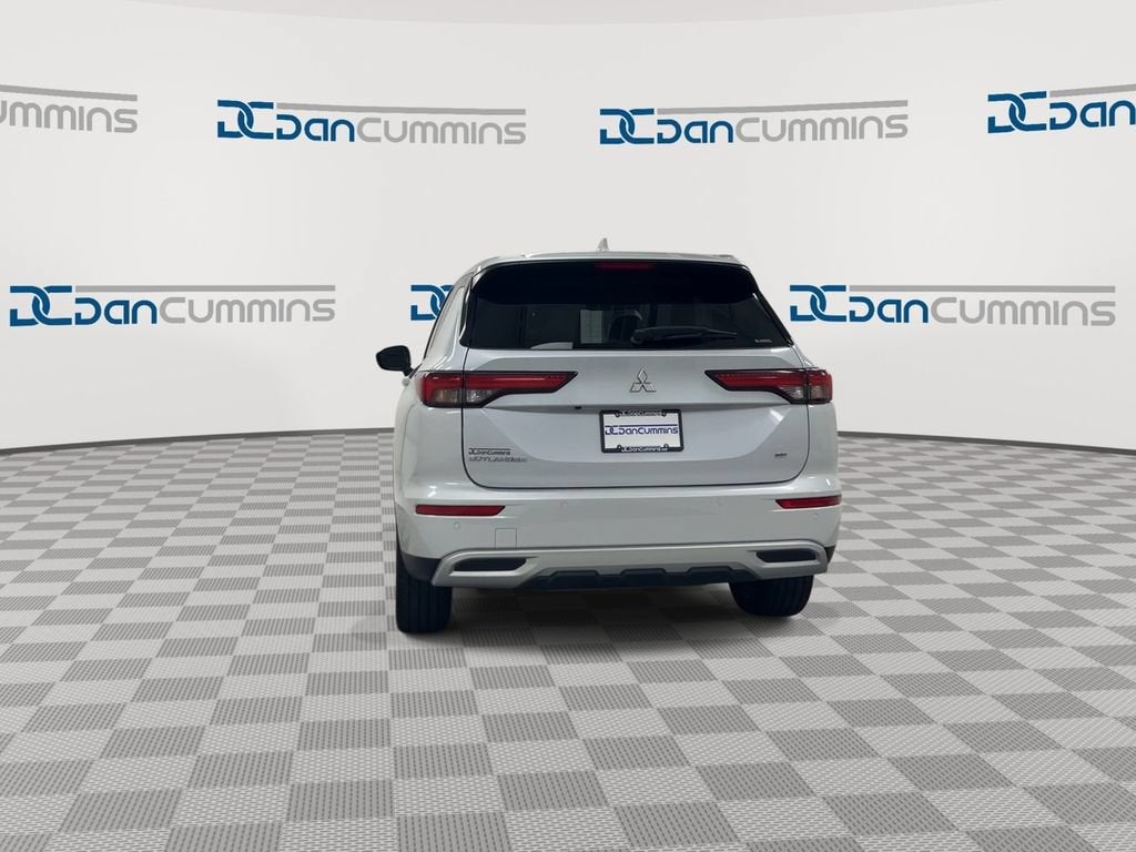 2024 Mitsubishi Outlander SE