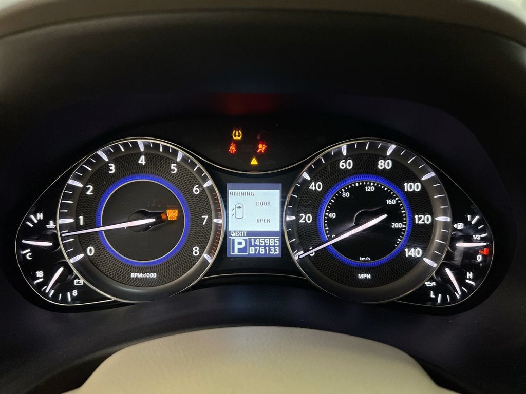 2011 INFINITI QX56 7-passenger