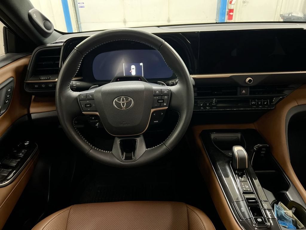 2025 Toyota Crown Signia XLE
