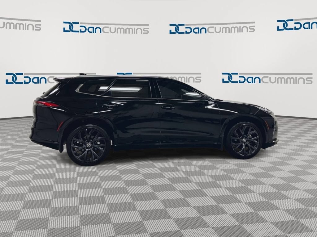 2025 Toyota Crown Signia XLE
